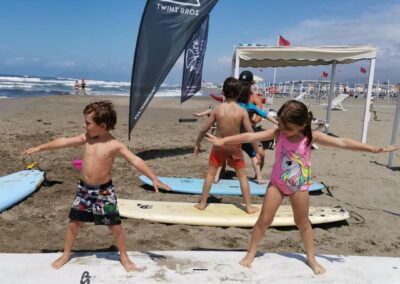 gioco bambini surf camp kids